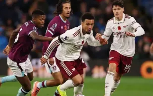 أرسنال يواصل تألقه ويتفوق على بيرنلي بثنائية نظيفة في البريميرليغ (فيديو)