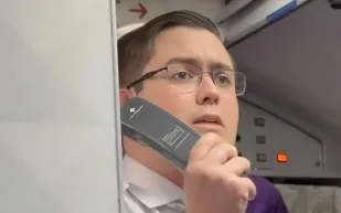 طيار أمريكي يشعل تيك توك بكلماته: لا شيء سيمنعني من الآيس كريم (فيديو)