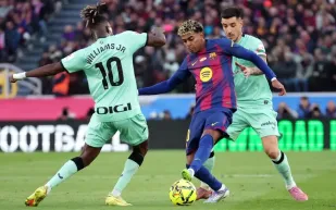 ماذا فعل برشلونة في أول مباراة رسمية له على ملعب الكامب نو بعد تطويره؟ (فيديو) 