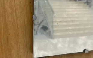 حادثة غريبة في متحف تايواني: تنظيف قطعة فنية يُثير جدلاً ثقافيًا معقدًا