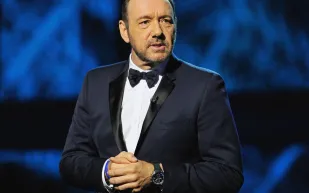 بعد سبع سنوات من القضايا والجدل.. كيفن سبيسي يكشف معاناته المالية