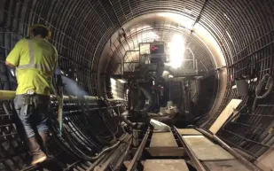 أعجوبة تحت الأرض.. اكتشف أطول نفق مائي في العالم بنيويورك (فيديو)