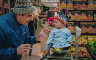 ضحك وانتظار.. ماذا يُخفي روان أتكينسون في مسلسله الجديد؟ (فيديو)