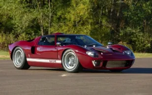 قطعة من مجد فورد وشيلبي.. GT40 الأسطورية في طريقها إلى المزاد