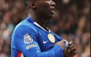 كايسيدو يكتب فصلاً جديدًا في تألقه.. وتشيلسي يجني الثمار! ( فيديو)