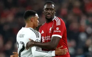 إبراهيما كوناتي يخرج عن صمته بشأن مستقبله مع ليفربول 