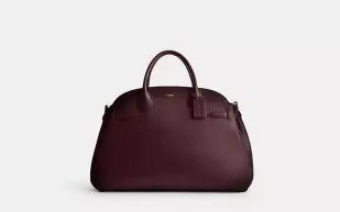 أناقة الذكور تتصدّر: أكثر المنتجات الرجالية طلبًا على Lyst