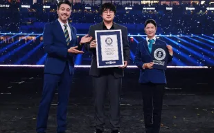 إنجاز تاريخي في الرياضات الإلكترونية ببكين (فيديو)