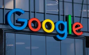 جوجل تحذر: هجمات بالذكاء الاصطناعي تخدع المستخدمين وتسرق بياناتهم