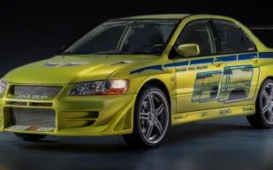 من الشّاشة إلى المطرقة.. أساطير السيارات السينمائية تخطف الأضواء في مزادٍ عالمي