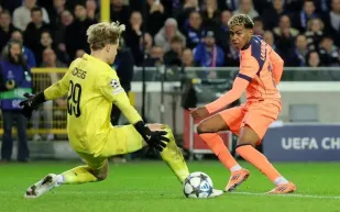 برشلونة ينجو من كلوب بروج ويقتنص تعادلًا مثيرًا في دوري الأبطال (فيديو)