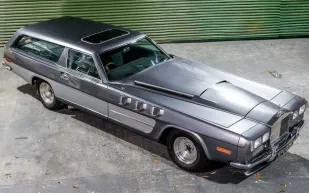 تحفة جون دود "الوحش".. سيارة بمحرك طائرة للبيع في بريطانيا