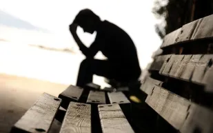 خمس عادات صامتة تقودك إلى الاكتئاب.. دراسة تكشف العلاقة المخفية بين نمط الحياة والصحة النفسية