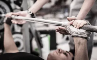 8 تمارين لياقة يؤكد خبراء التدريب فعاليتها لبناء القوة (فيديو)