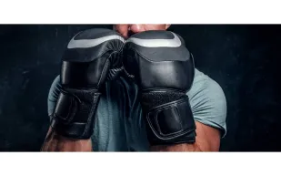 ملاكم بريطاني يواجه السجن 33 عامًا في تركيا.. والسبب غير متوقع (فيديو)