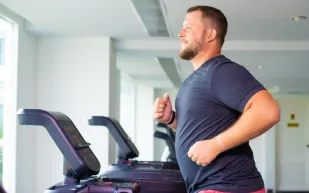 دراسة: تقليل 250 سعرة يوميًا يخفض الكوليسترول الضار ويحسّن حساسية الإنسولين