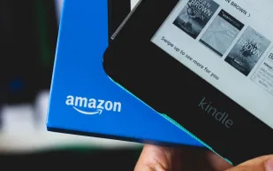 أمازون تُطلق أداة ذكاء اصطناعي لترجمة كتب كيندل فورًا إلى لغات جديدة