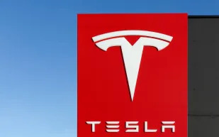 هل يمكن لاستراتيجيات إيلون ماسك الجديدة إنقاذ تيسلا من التراجع؟