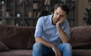 في اليوم العالمي للرجل.. كيف يؤثر كتمان المشاعر على الصحة النفسية؟