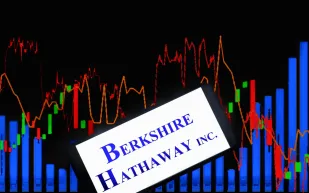 بيركشاير هاثاواي توسع استثماراتها في "ألفابت" رغم الخوف من "الفقاعة"