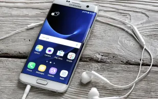 سامسونج: بعض هواتف Galaxy القديمة لم تعد قادرة على الاتصال بالطوارئ.. وتسببت بكارثة