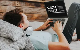 دراسة تكشف كيف تؤثر الجمعة السوداء على الدماغ وسلوك المستهلك؟