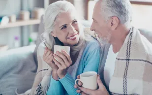 كيف يعزز الامتنان السعادة الزوجية؟ دراسة تشرح الآلية النفسية