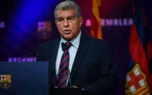 هل يغادر هانزي فليك؟ رئيس برشلونة يقطع الشك باليقين