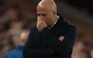 ماذا قال آرني سلوت عن انهيار ليفربول؟