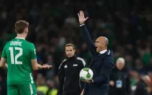 الطرد الأول لرونالدو في مسيرته الدولية يثير جدلاً.. مارتينيز يوضح موقفه (فيديو) 