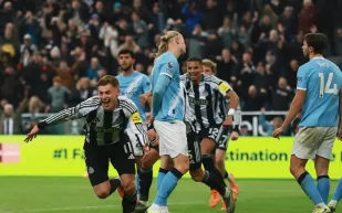 مانشستر سيتي يسقط أمام نيوكاسل ويتجمد في المركز الثالث (فيديو) 