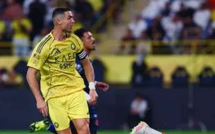 رونالدو يقود النصر لفوز قاتل على الفيحاء بثنائية تاريخية (فيديو) 