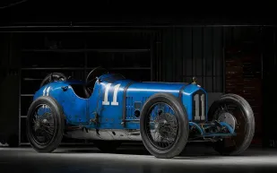 عرض 80 سيارة استثنائية في مزاد تاريخي بباريس لهواة الجمع والقطع النادرة