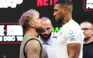  قبل مواجهة جيك بول..  جوشوا يستعرض القوة واللياقة وسط تحدي خفض الوزن