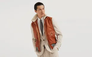 ما بين النار والفخامة: البرتقالي الداكن أيقونة الأناقة لعام 2025