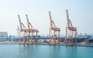 موانئ السعودية تعزز مكانة الدمام على خريطة الشحن البحري العالمية