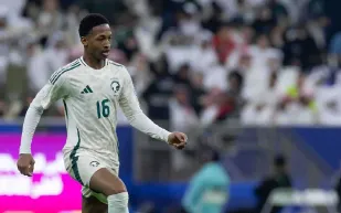 الهلال يتحرك لحسم صفقة مراد هوساوي.. ورئيس نادي الخليج يكشف الحقيقة