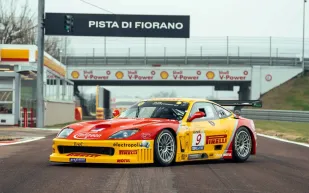 باريس تستعد لعرض فيراري سباق استثنائية بتقدير قياسي يتخطى 2.6 مليون يورو