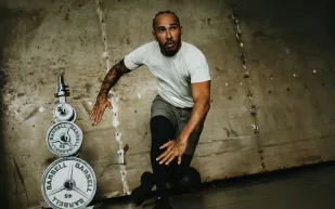 لولوليمون تطلق مجموعة Train الشتوية بمشاركة لويس هاميلتون (فيديو)