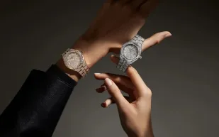 فاشرون كونستانتين تحتفل بالذكرى الـ270 بإبداعات فاخرة تدمج الزمن والفن