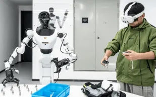 الصين تطلق مدرسة روبوتات شبيهة بالبشر لتدريبها على المهام الصناعية والمنزلية (فيديو)