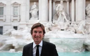 بعد 30 عامًا من قيادة توليدانو.. بييترو بيكاري يتصدر LVMH للأزياء