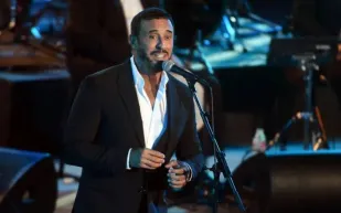 كاظم الساهر وحسين الجسمي يتألقان في أمسية فنية بأبوظبي (فيديو)