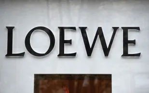 لويفي تغيب عن أسبوع أزياء الرجال في باريس لهذا السبب