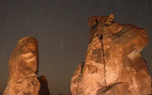 فلكية جدة تكشف توقيت ذروة شهب التوأميات.. ومواقع الرصد المثالية