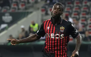 تشبيه مفاجئ من نيكولاس بيبي: ميسي وغوكو مقابل رونالدو وفيجيتا!