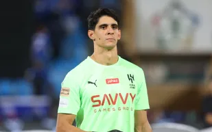 الهلال يوضح مصير ياسين بونو وخاليدو كوليبالي في قائمة الهلال المحلية