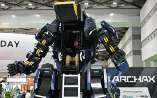 اليابان تكشف عن ARCHAX: الروبوت العملاق الذي يواجه أخطر المهام (فيديو)