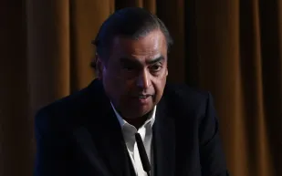 موكيش أمباني يقتني أول رولز-رويس كالينان مصفحة في الهند 