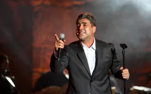 "تحبس الأنفاس".. وائل كفوري يصف العلا بأجمل العبارات (فيديو)